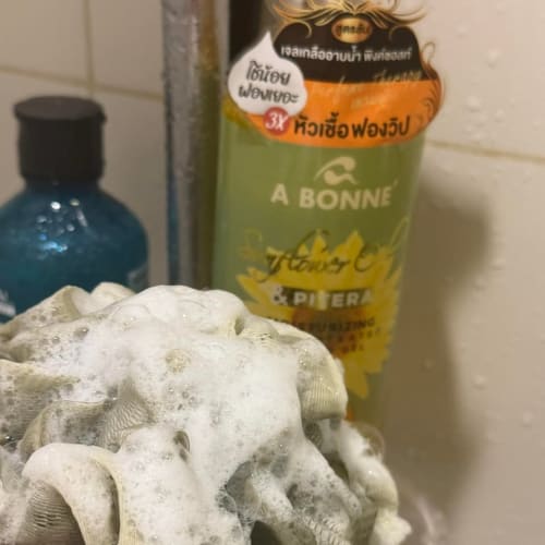 A Bonne Beauty Shower Gel: A Fragrant Floral Scent with a Ton of Lather รูปที่ 2