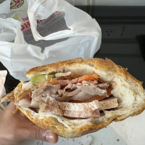 Bánh Mì Huynh Hoa: A Famous Sandwich Shop in Ho Chi Minh รูปที่ 4