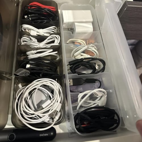 Organize All Your Adapters and Cables with This Box รูปที่ 1