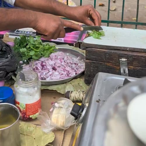 An Indian-Style Egg Sandwich: Fun to Watch, You'll Want to Rewatch It รูปที่ 1