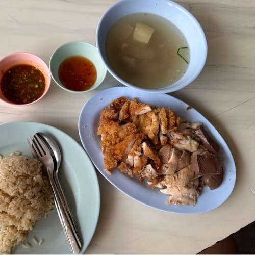 Hainanese Chicken Rice, Soi Ratchawinit Bang Kaew — a Favorite รูปที่ 1