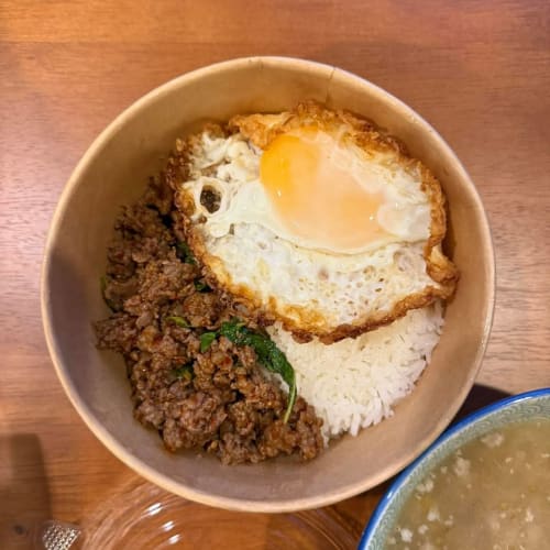 A Proper Holy Basil Shop on Sukhumvit 77: Grain-Fed Beef, Just the Right Flavor รูปที่ 1