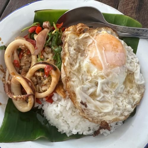 Krua Tuean, Pattaya: Crab Meat Omelette and Holy Basil Fried Rice รูปที่ 2