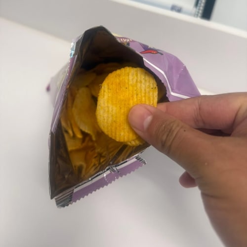Lay's Fried Larb Flavor, an Honest Review: Not Enough Savory Seasoning รูปที่ 2