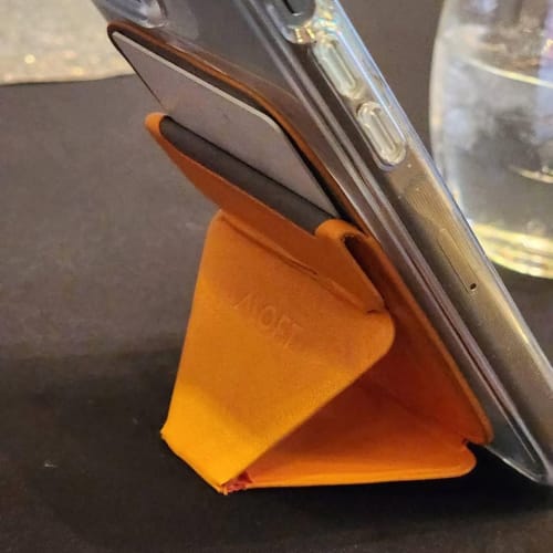 Moft MagSafe: Stands Your Phone Up and Holds a Card รูปที่ 1