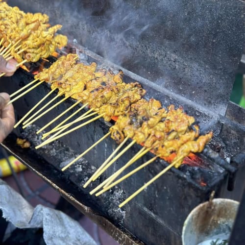 A Favorite Pork Satay Stall Near Wat Mangkon MRT รูปที่ 2
