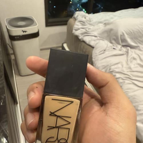 NARS Light Reflecting Foundation รูปที่ 1