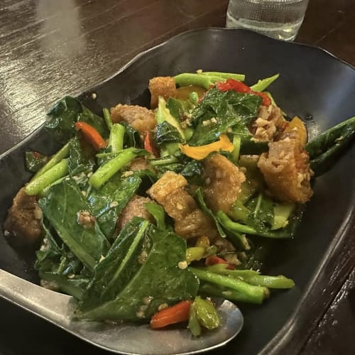 OMYIM CAFE: Made-to-Order Dishes, Som Tam & Coffee on Soi Suthisan รูปที่ 1
