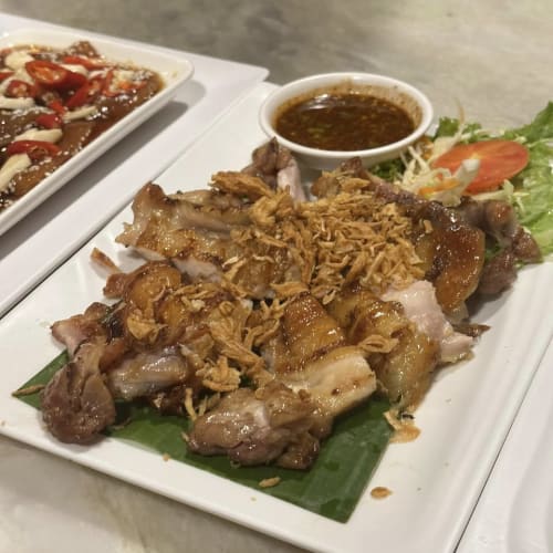 Krua Khun Kan: Honey-Roasted Pork Neck with an Excellent Jaew Dip รูปที่ 1