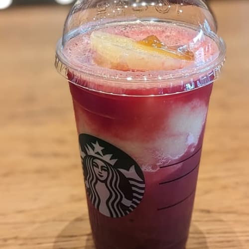 Starbucks' Suwannakod Pineapple Drink Series รูปที่ 1