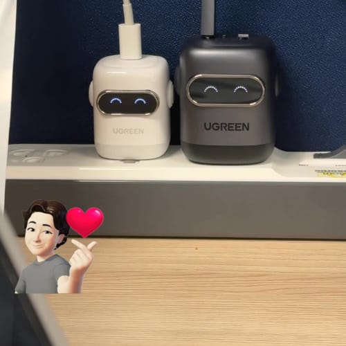 Ugreen's Robo Charger: A Cute Smiling Face That Charges Both Phones and Tablets รูปที่ 1