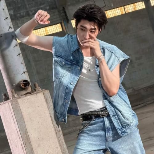Blue Pongtiwat in All-CK Uniform Dressing: All Denim, Elevated by the Details รูปที่ 4