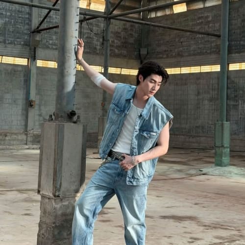 Blue Pongtiwat in All-CK Uniform Dressing: All Denim, Elevated by the Details รูปที่ 5