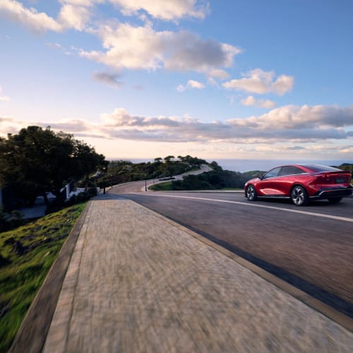 Mazda 6e ซีดานไฟฟ้าที่ขายเส้นก่อนขายตัวเลข รูปที่ 1