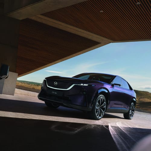 Mazda CX-6e แต่งตัวด้วยม่วงยามค่ำ ตั้งแต่ตัวถังถึงเบาะ รูปที่ 2