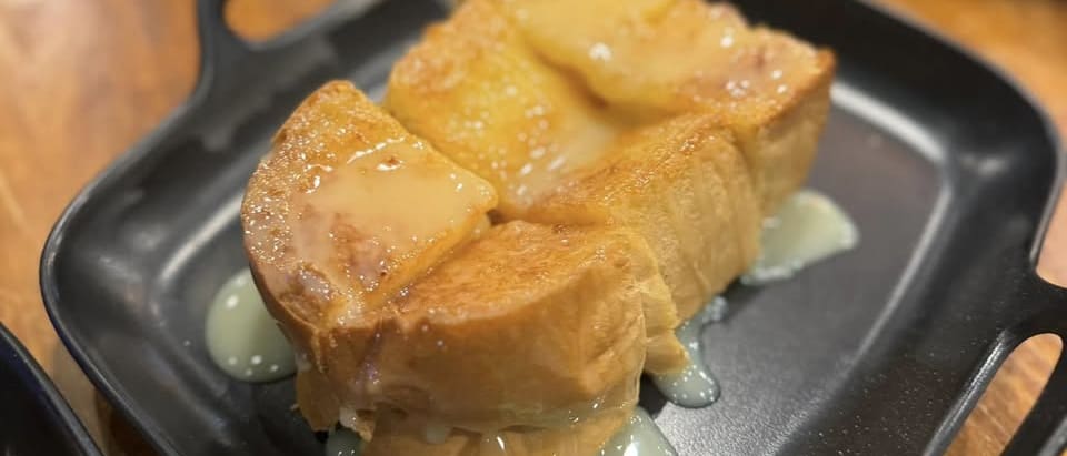 FARM LUCK: Big-Slice Toast on Phutthabucha Road