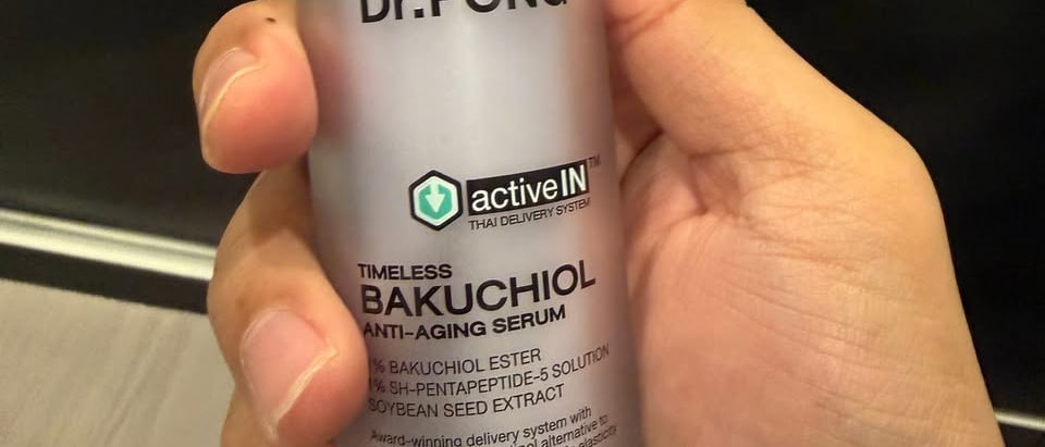 A Gentle Anti-Aging Serum: An Alternative to Retinol That Doesn't Irritate