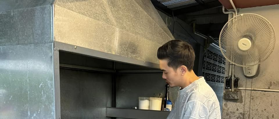 Khun New's Dry Rice Porridge, in a Grand Old House
