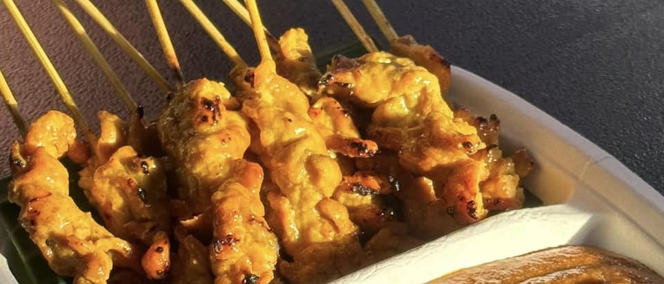 A Favorite Pork Satay Stall Near Wat Mangkon MRT
