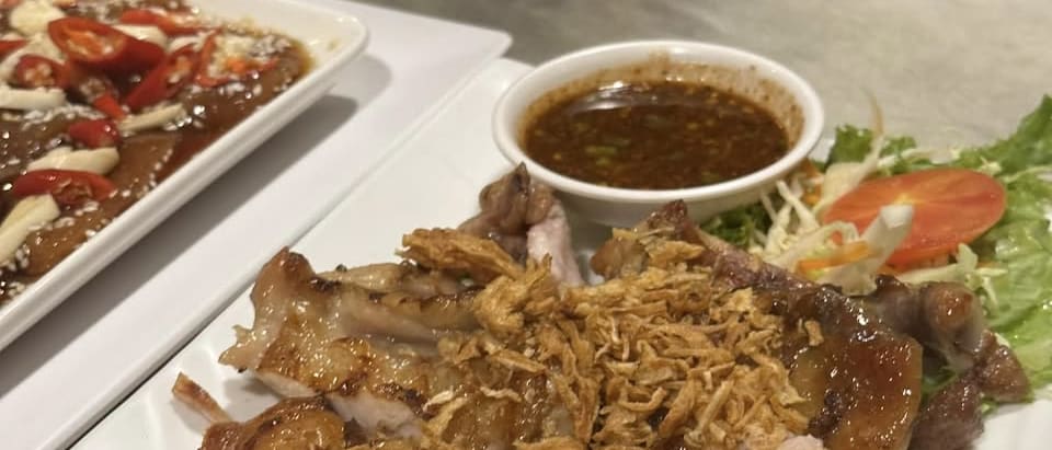 Krua Khun Kan: Honey-Roasted Pork Neck with an Excellent Jaew Dip