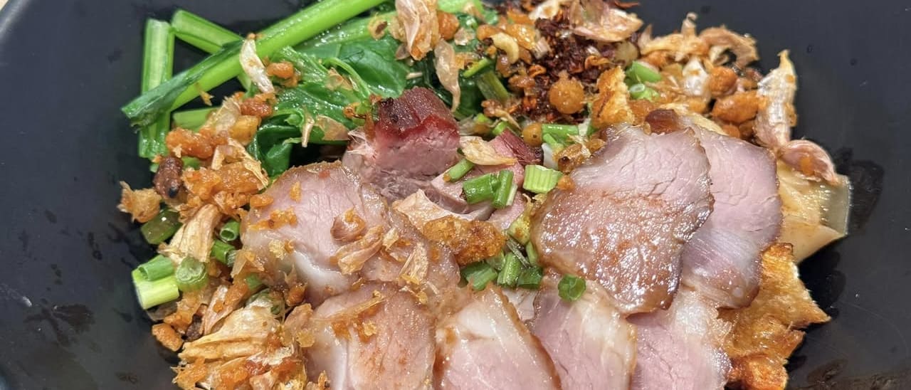 Tee Tee Noodle: Chewy-Soft Noodles with Red Pork and Crispy Pork