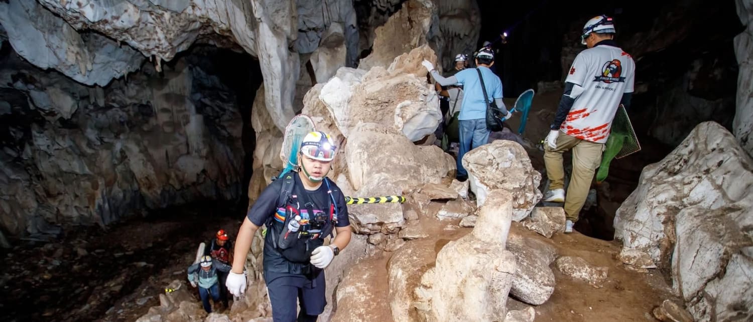 ถ้ำทะลุถ้ำ สระบุรี ผจญภัยมุด 12 โถงเขาวงกตหิน 1.8 กม.