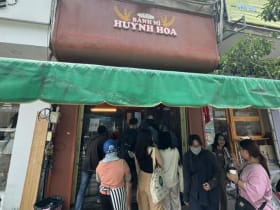 Bánh Mì Huynh Hoa ร้านบั๊ญหมี่ชื่อดังโฮจิมินห์