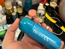 กันแดด Biore เนื้อน้ำๆ ทาง่ายบางเบา