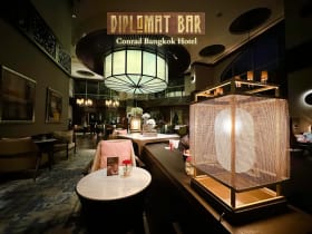 Diplomat Bar Conrad Bangkok ค็อกเทลชงเข้มข้น