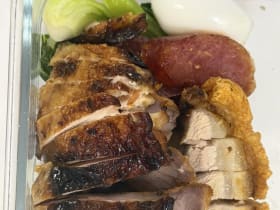 ร้านหอมฉุย ขายใต้ตึกชาญอิสระ 2 ทุกวันพฤหัสบดี