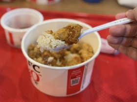 ข้าวมันไก่ลุง KFC ข้าวมันหอม น้ำจิ้มรสจัดจ้าน