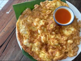ครัวเถื่อน พัทยา ไข่เจียวปูก้อน ข้าวผัดกระเพรา