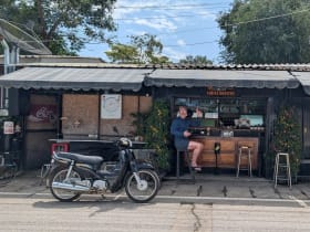 เสน่ห์กาแฟ Sane' Cafe ร้านกาแฟคั่วเองในตัวเมืองแม่สะเรียง