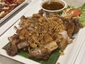 ครัวคุณกัญจน์ คอหมูย่างอบน้ำผึ้ง น้ำจิ้มแจ่วอร่อยมาก