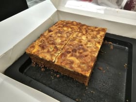 Toffee Cake Chonburi อร่อยมาก แช่เย็นนิดยิ่งดี