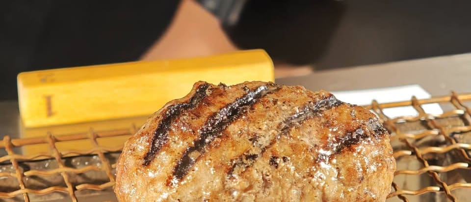 Hikiniku To Come สาขาใหม่ที่พารากอน แฮมเบิร์กในถ้ำ