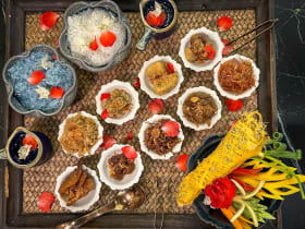 อาหารสูตรชาววัง Anya Authentic Thai Cuisine