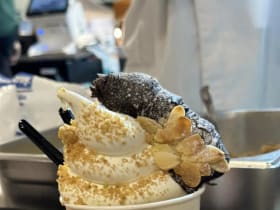 James Boulangerie รถ Soft Cream Croissant ที่ EmQuartier