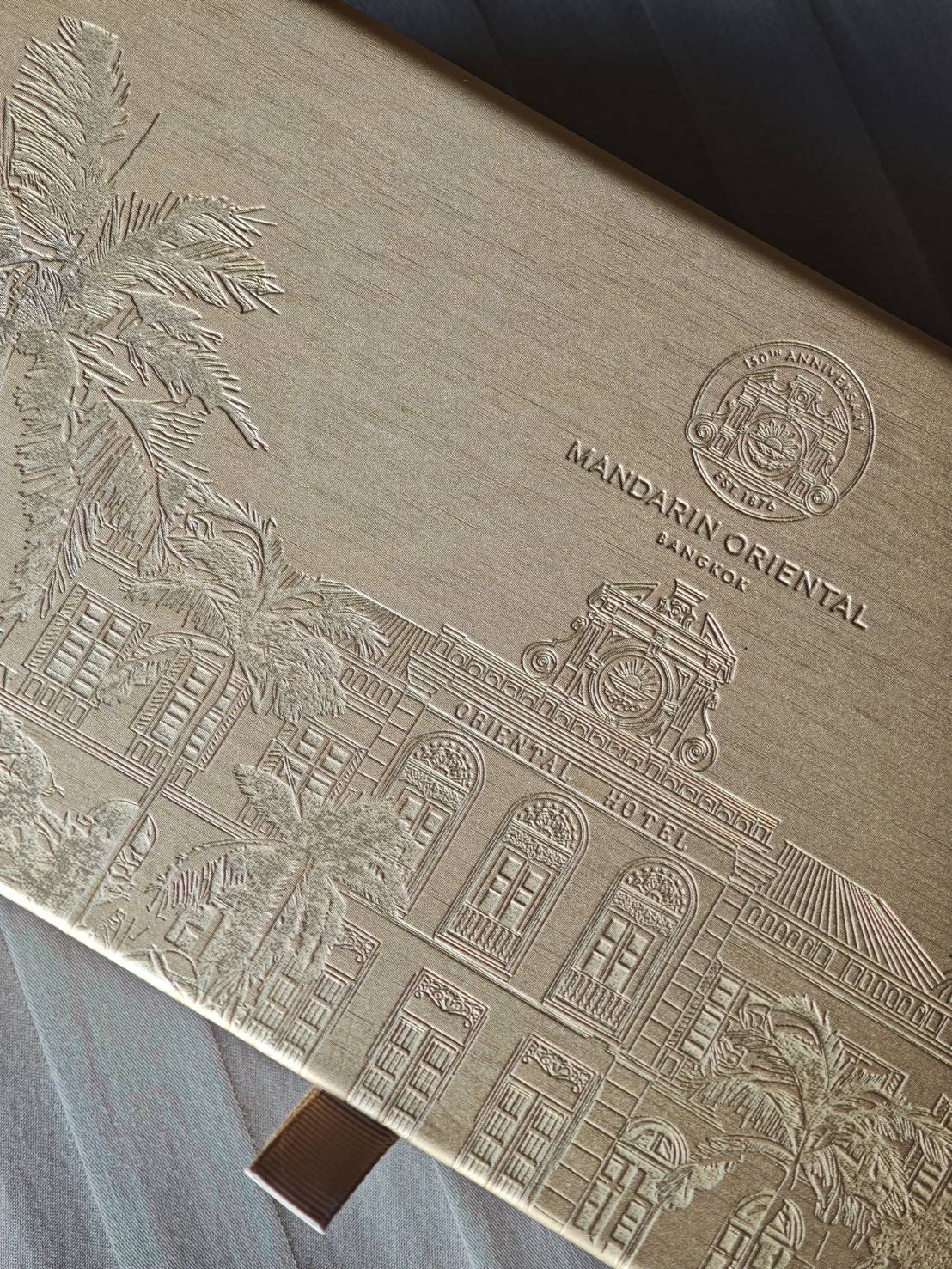 📍 หาซื้อได้ที่ Mandarin Oriental Shop ล็อบบี้โรงแรม, สยามพารากอน, เอ็มโพเรียม, เกษรฯ, Park Silom หรือสั่งออนไลน์ที่เว็บโรงแรม