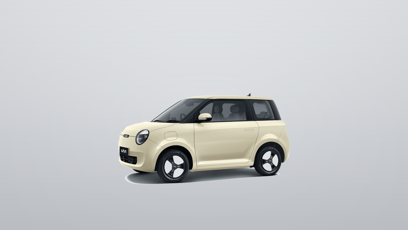 It is 3,270 mm long with 4 seats (2+2), about 65 cm shorter than the Atto 1. Tight side streets look like its home turf. It has a 28.08 kWh LFP battery, 301 km (NEDC), 48 hp, and the L DC grade charges on DC at up to 50 kW. The five colours are Magpie Grey, Fog White, Moss Green, Wheat Yellow and Cherry Pink, the sweetest palette of the four. The list price reported is THB 499,000, but campaigns this year have dropped it to THB 399,000 and THB 349,000 depending on timing and conditions, so confirm the current price with a dealer.