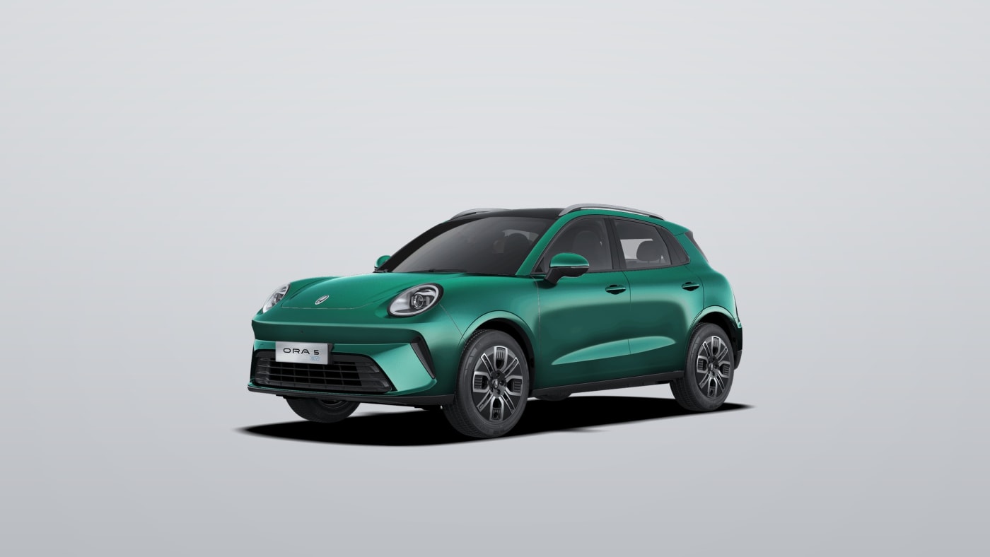 The only one of the four that steps up from city car to crossover. The design is retro, with oval headlights and soft lines. List price is THB 669,000 for the PRO and THB 739,000 for the ULTRA (GWM Thailand's site shows a from-price of THB 649,000 during a campaign). The 58.3 kWh battery gives 520 km (NEDC), with 204 hp and DC charging up to 120 kW. Colours are Emerald Green, So Blue, Ivory White and Mountain Grey. In our view, Emerald Green is the colour that makes the retro look deliberate.