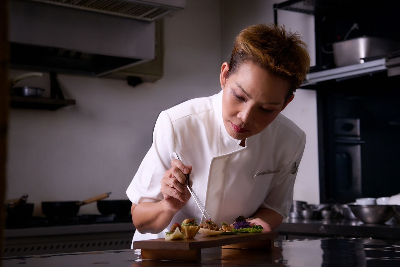 เมนูเปลี่ยนตามฤดูกาลและวัตถุดิบในแต่ละช่วง หน้าจองโต๊ะของร้านระบุว่าเปลี่ยนราวทุกสี่เดือน
