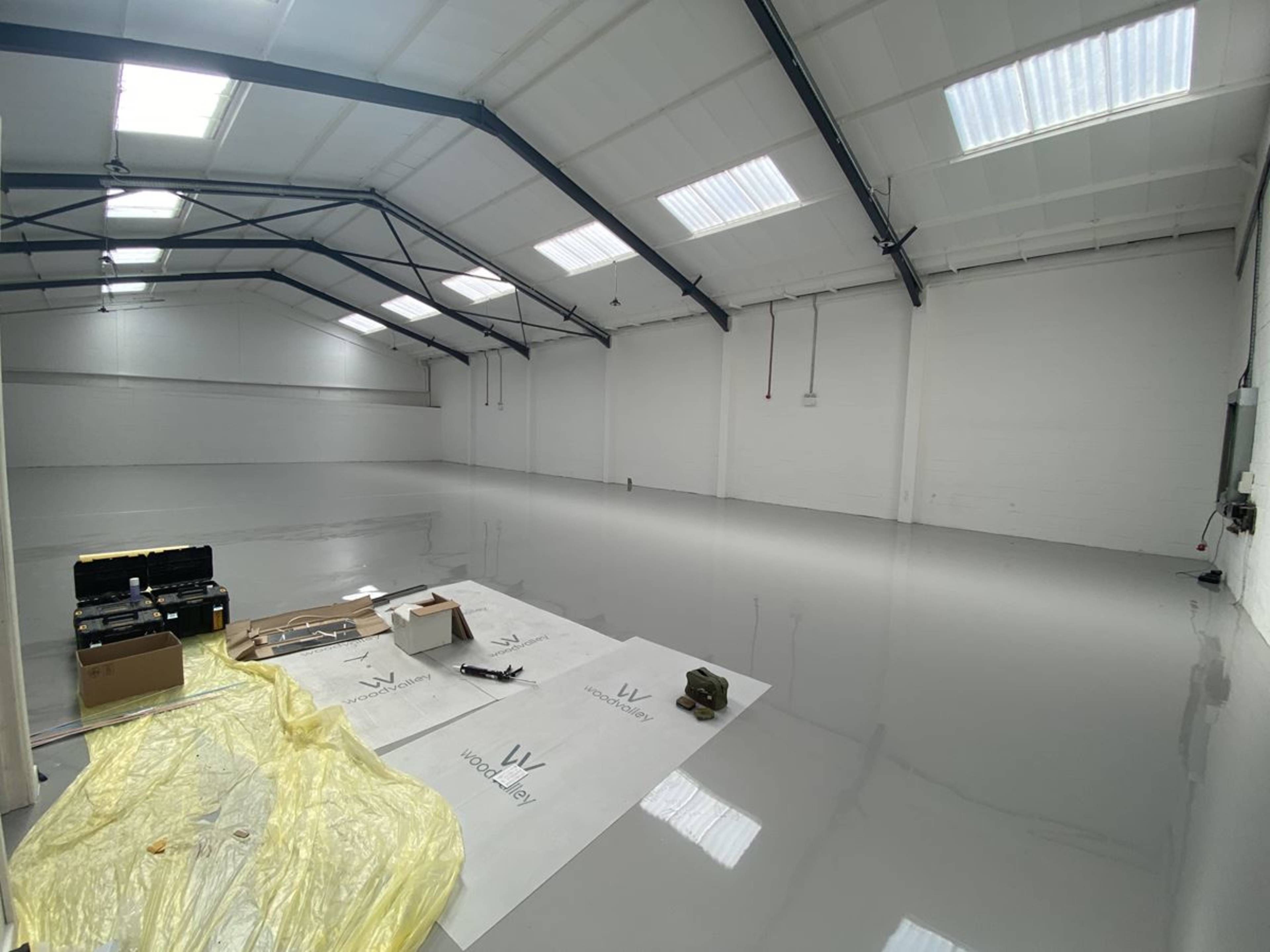 Units 20 & 25 Ashford Industrial Estate, Shield Drive, Feltham JLL