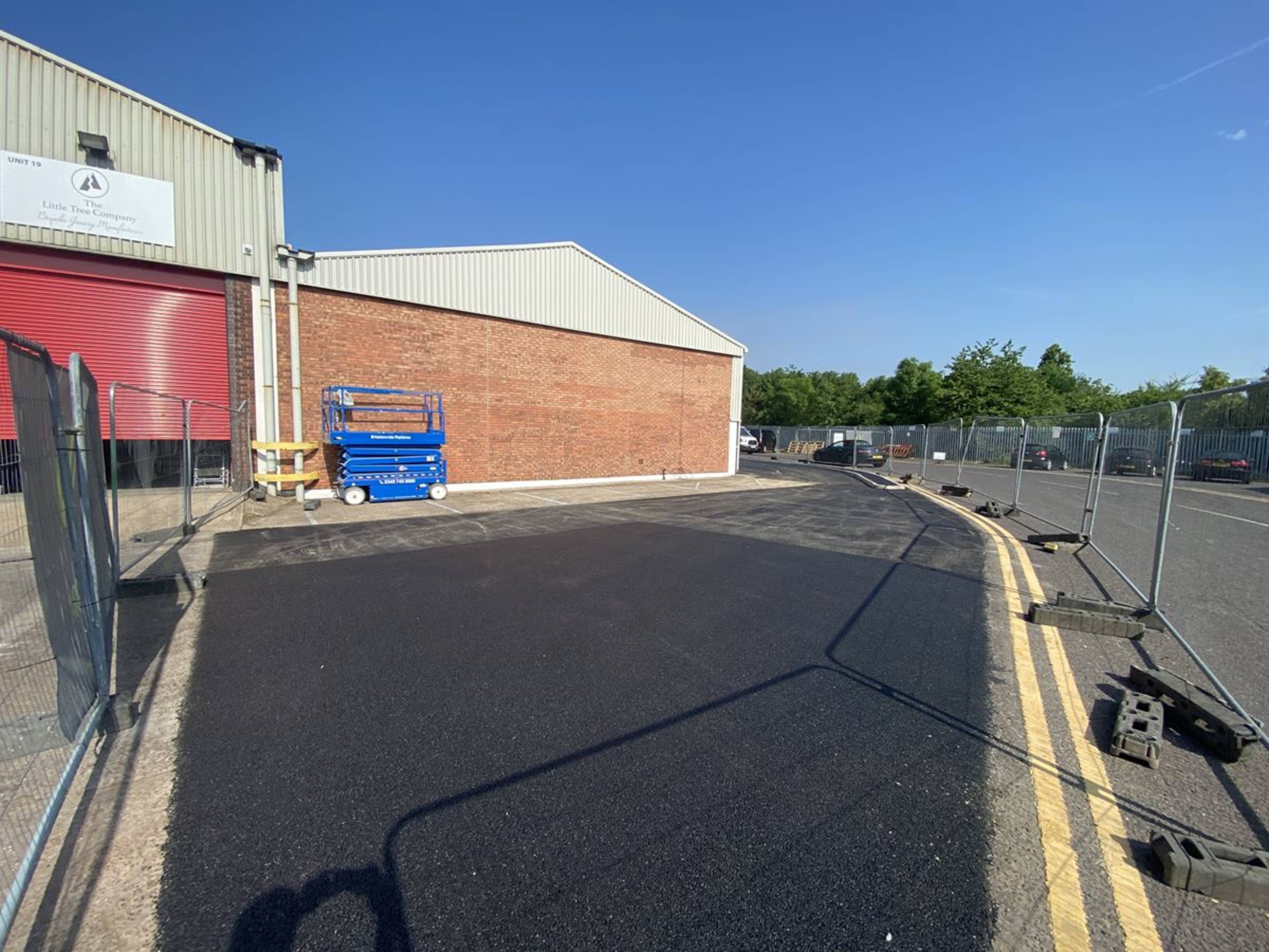 Units 20 & 25 Ashford Industrial Estate, Shield Drive, Feltham JLL