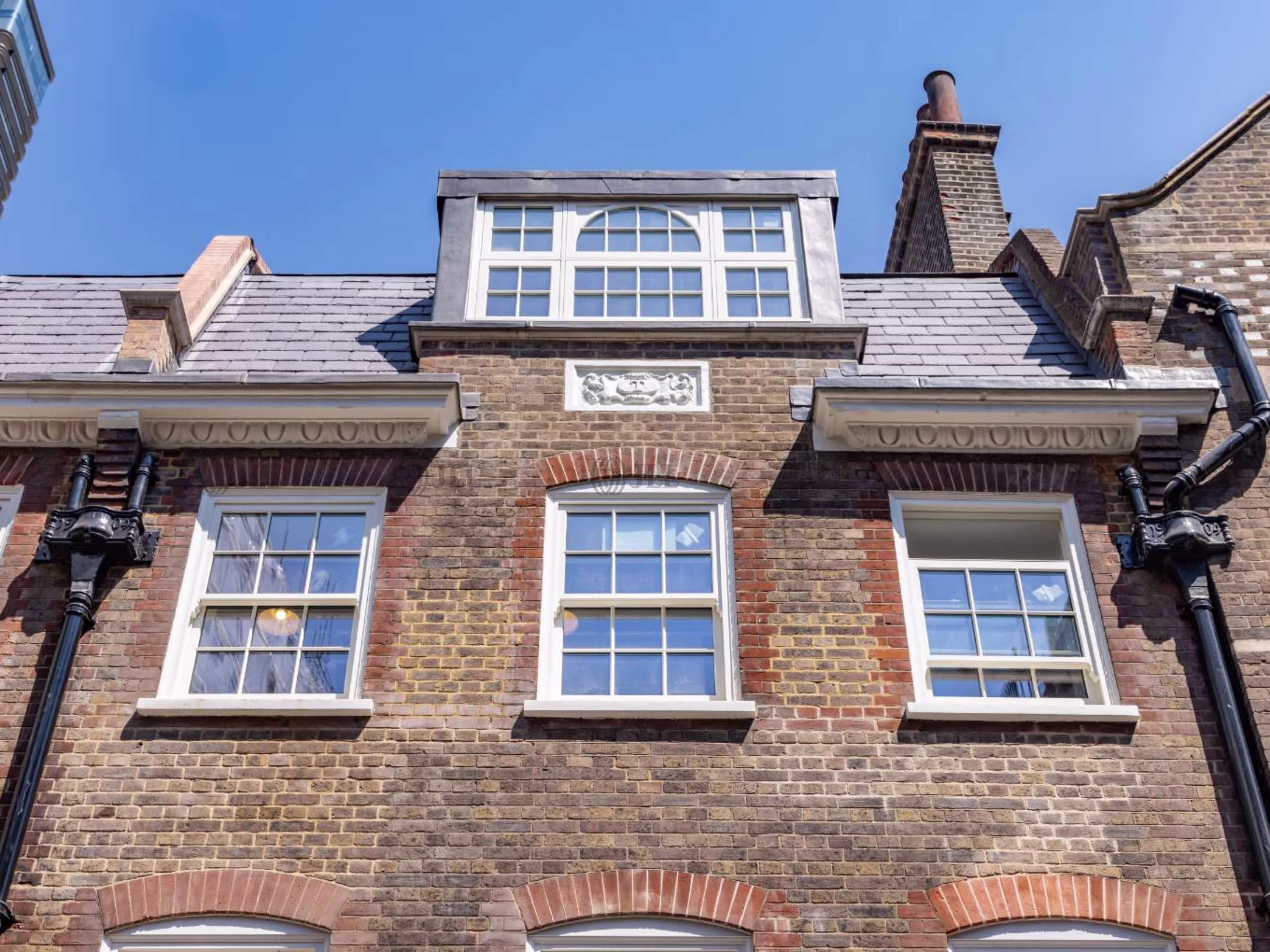 16 Blossom Street