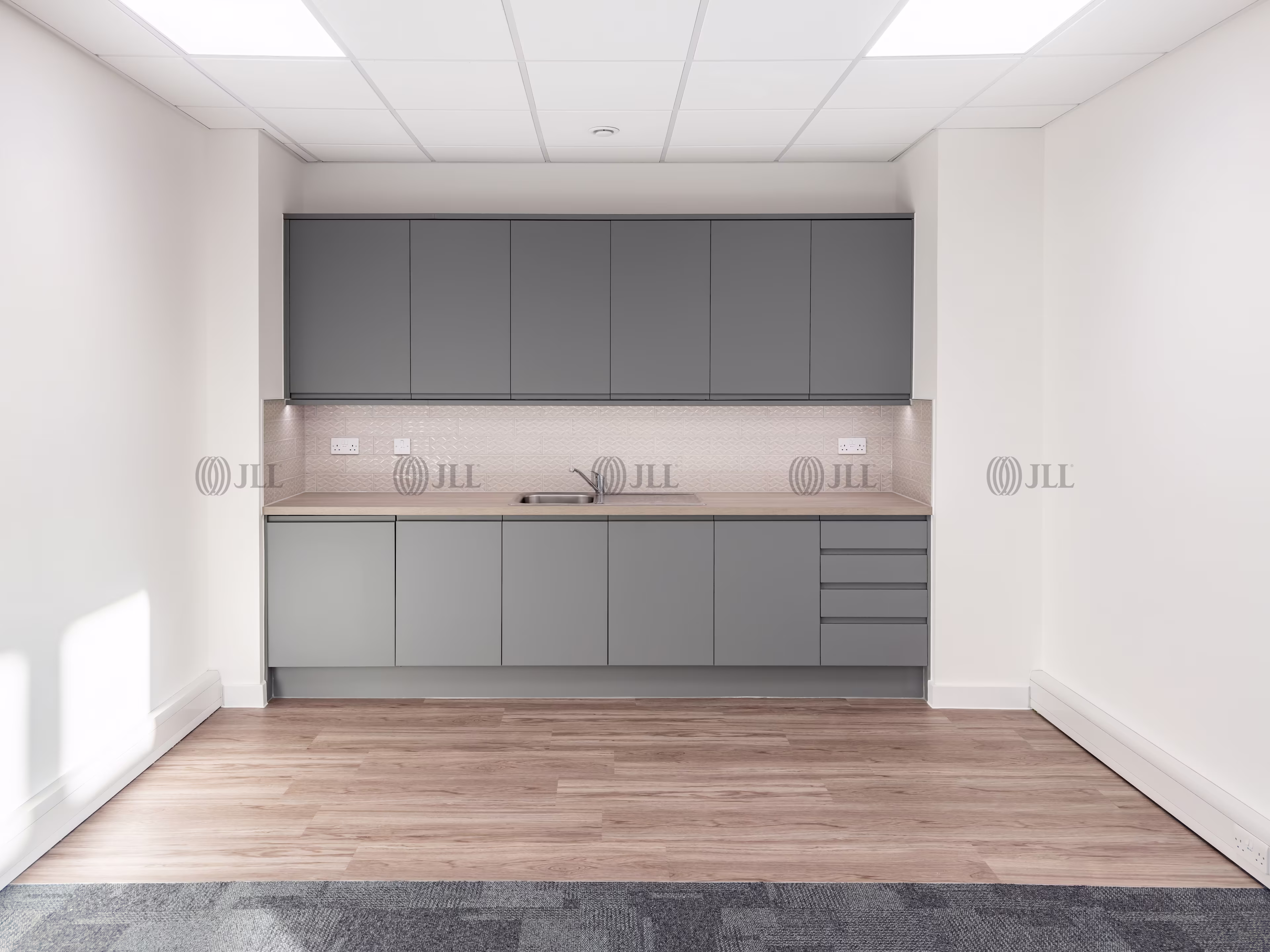 Unit 4, Quadrant Park