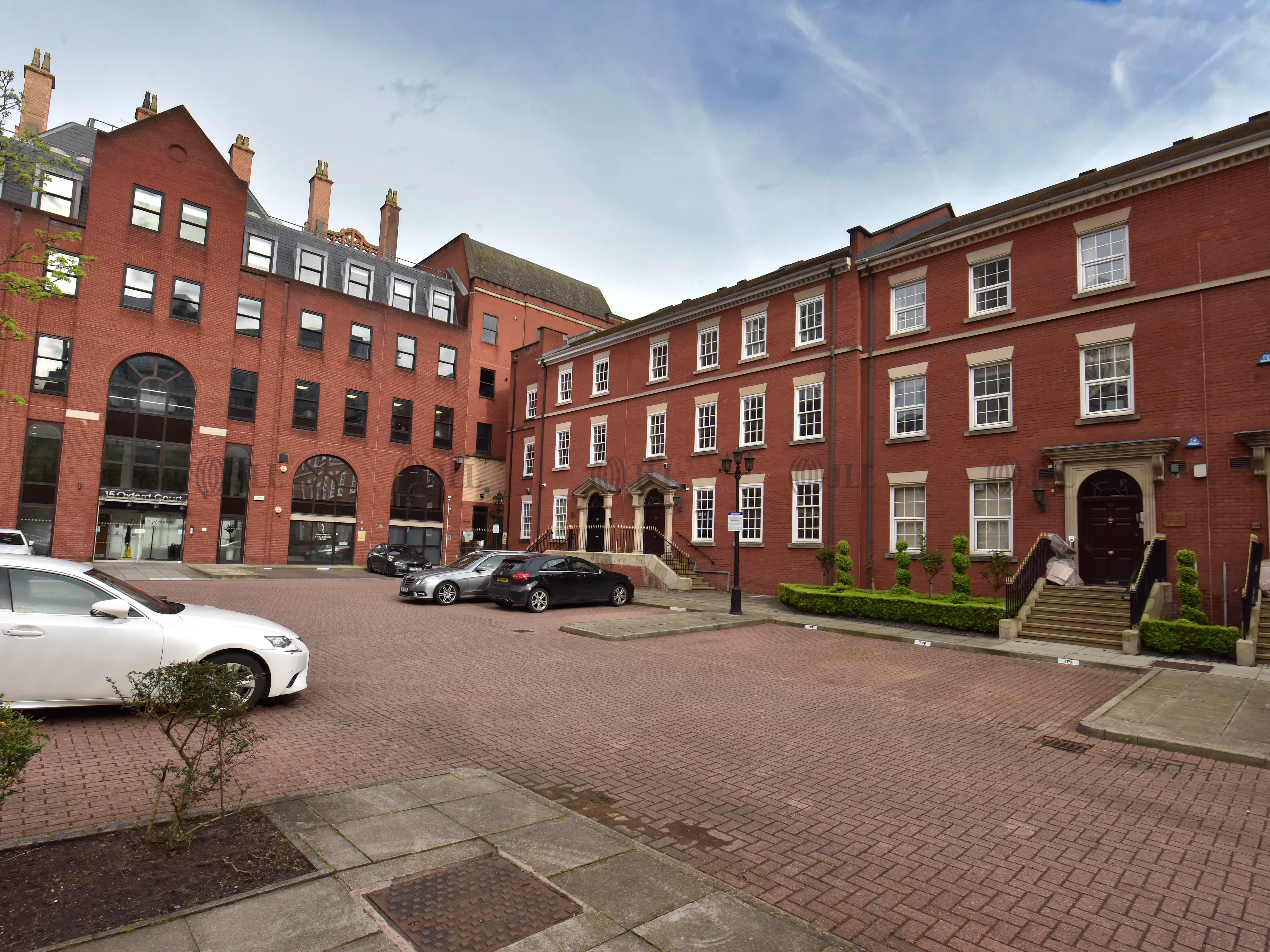 22 Oxford Court