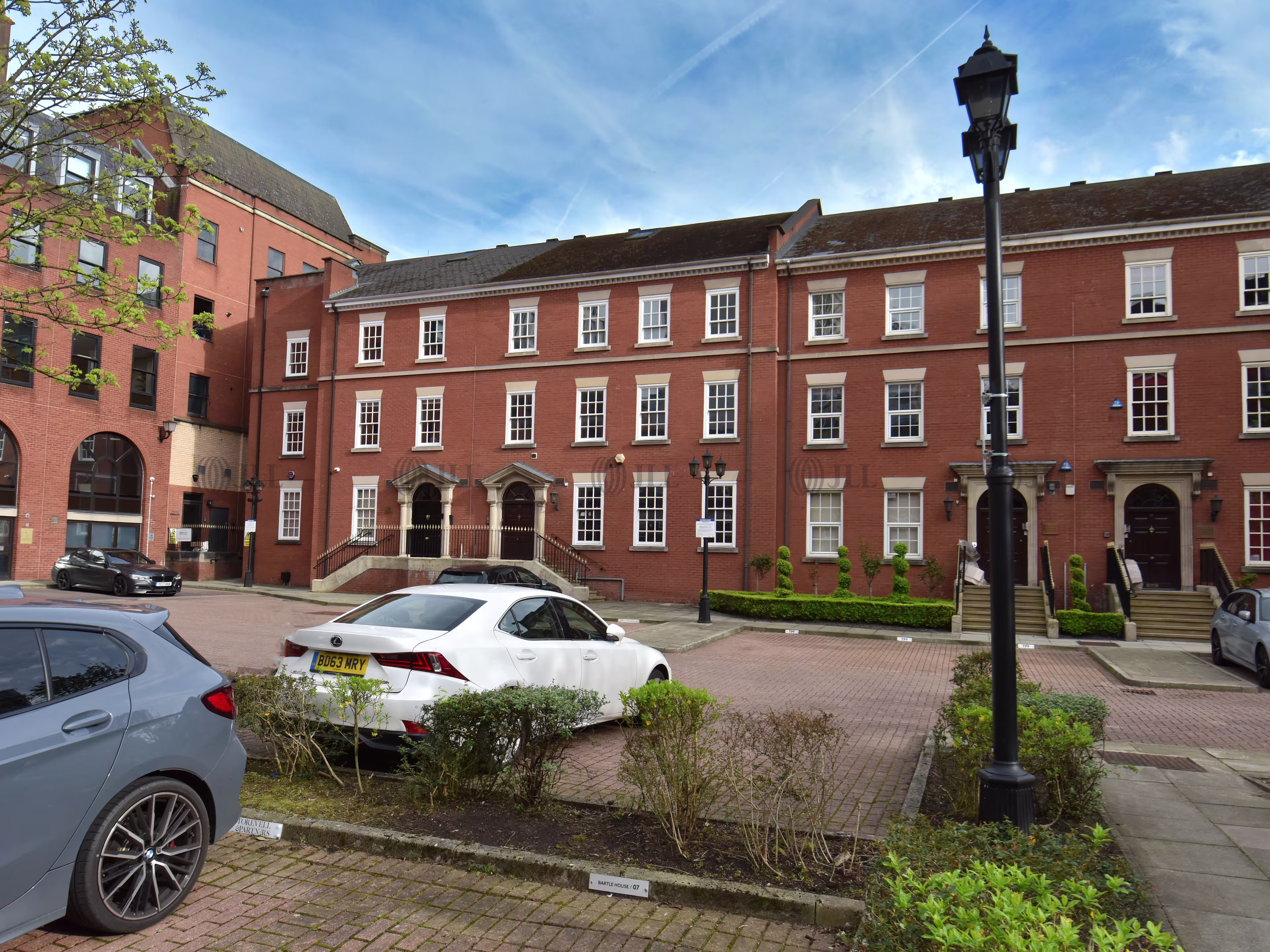 22 Oxford Court