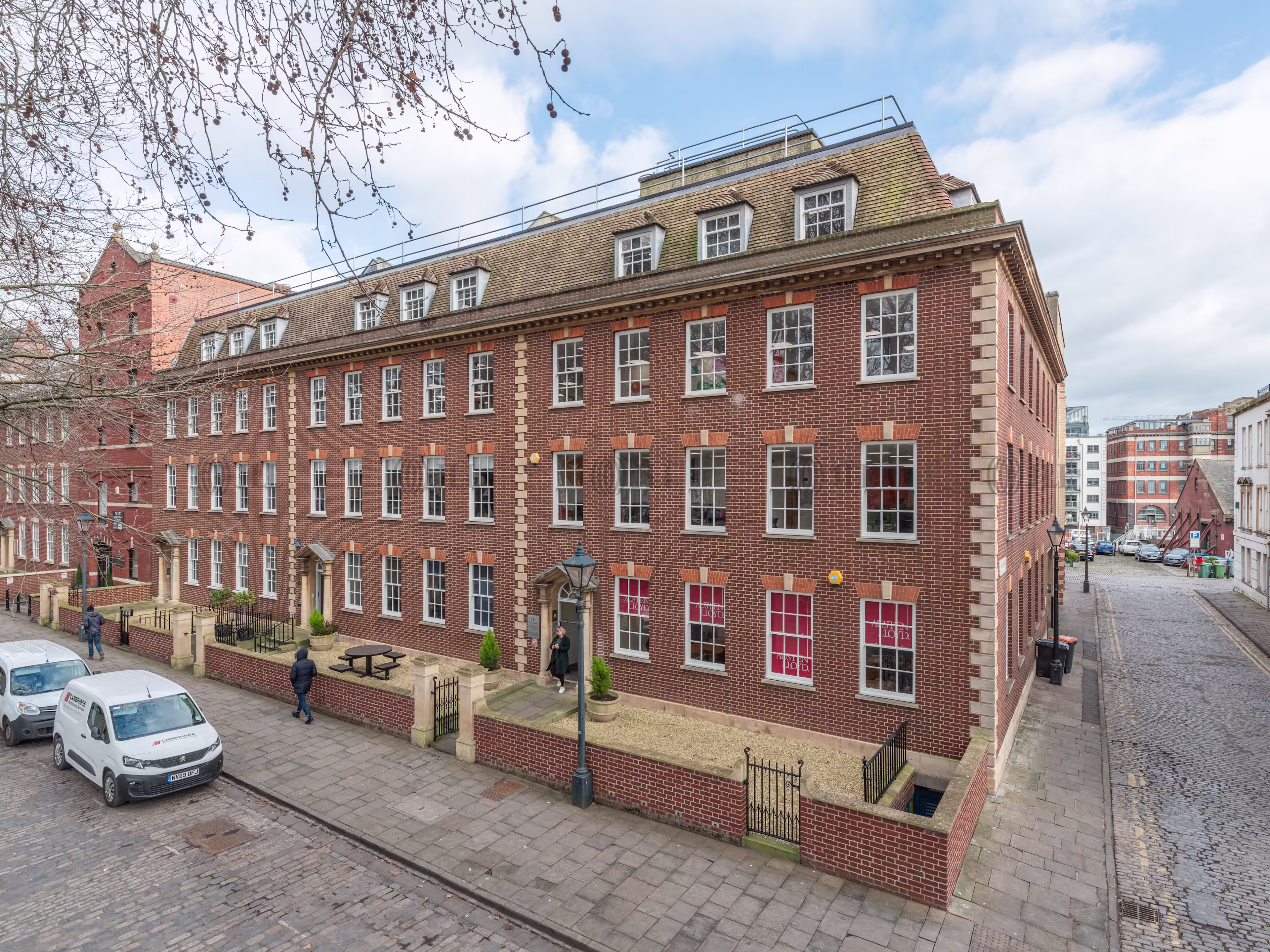 14-16 Queen Square