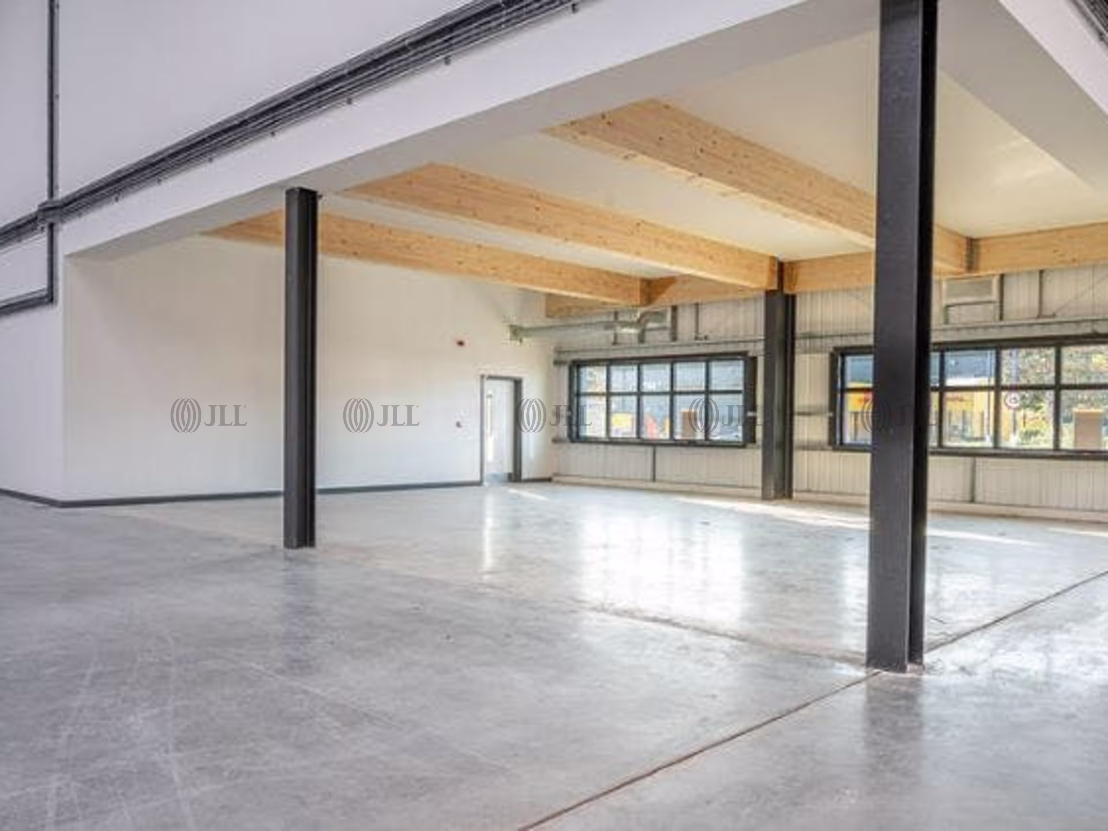 Unit 1B, Watchmoor Point